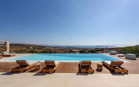Villa Melina: Bleu, Piscine, Recours, Ombre, Eco Hôtel, Mobilier De Jardin, Chaise, Conception, Villa, Balancelle