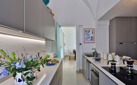 Casa Leuca: Cuisine, Design Intérieur, Comptoir, Appareil De Cuisine, Sol, Principaux Appliance, Meubles, Cabinetry, Électroménager, Domicile