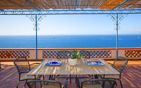 Sea Scent: Bleu, Meubles, Mer, Océan, Chaise, Recours, Balcon, Mobilier De Jardin, Eco Hôtel, Table Cuisine Et Salle A Manger