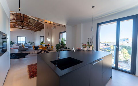 Iris House: Design Intérieur, Sol, Sol, Meubles, Domicile, Comptoir, Cuisine, Éclairage, Plafond, Table Cuisine Et Salle A Manger