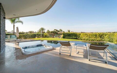 Villa Inaya: Piscine, Recours, Jardin, Aménagement Paysager, Mobilier De Jardin, Chaise, Ombre, Caractéristique De L'Eau, Eco Hôtel