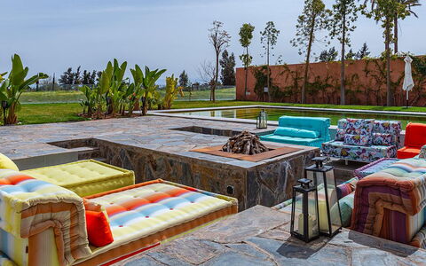 Villa Zaynab: Meubles, Sol, Canapé, Sol, Salon, Chaise, Table Basse, Recours, Conception