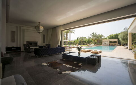 Villa Malak: Sol, Sol, Design Intérieur, Meubles, Recours, Piscine, Salon, Canapé, Plafond