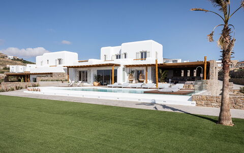 Villa Aspasia: Recours, Piscine, Villa, Eco Hôtel, Hôtel, Table Cuisine Et Salle A Manger