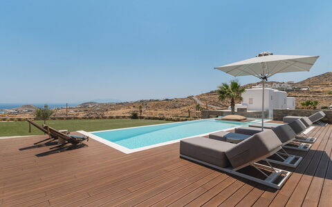 Villa Demetra: Parquet, Mobilier De Jardin, Recours, Ombre, Dur, Piscine, Eco Hôtel, Conception, Chaise, Plate-Forme