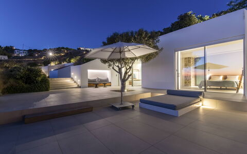 Villa Teseo: Architecture, Domicile, Ombre, Biens, Béton, Eco Hôtel, Jardin, Aménagement Paysager, Villa, Cour