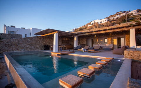 Villa Chimera: Piscine, Recours, Mobilier De Jardin, Appartement Penthouse