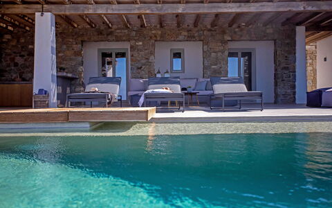 Villa Chimera: Bois, Piscine, Meubles, Composite, Recours, Mobilier De Jardin, Matériau Naturel, Dur, Chaise, Ombre