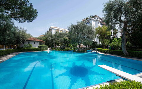 Apartment Snicher: Piscine, Recours, Biens, Hacienda, Loisir, Thermes, Eco Hôtel, Ombre, Réflexion, Villa