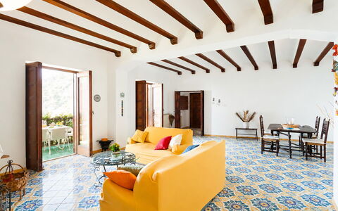 Casa Annalu: Sol, Meubles, Sol, Design Intérieur, Domicile, Porte, Plafond, Chaise, Pièce, Salon