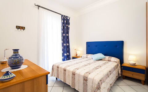 Casa Dorothea 1: Meubles, Design Intérieur, Chambre, Sol, Sol, Lit, Pièce, Drap De Lit, Literie, Cadre De Lit