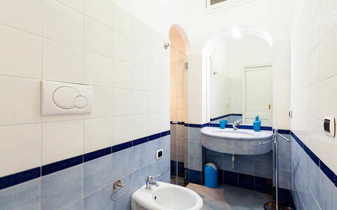 Casa Dorothea 1: Sol, Sol, Luminaire Plomberie, Design Intérieur, Salle De Bains, Lavabo, Robinet, Tuile, Plomberie, Évier