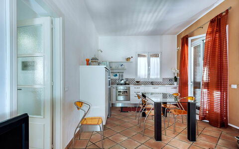 Casa Kita: Meubles, Sol, Design Intérieur, Sol, Plafond, Cuisine, Chaise, Pièce, Domicile, Éclairage