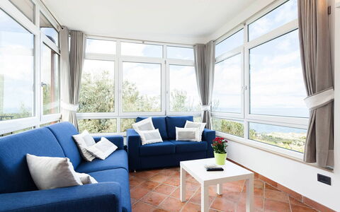 Villa Angel: Meubles, Design Intérieur, Canapé, Sol, Sol, Pièce, Table, Plafond, Salon, Chaise