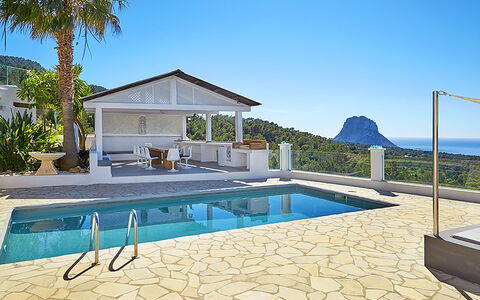 Villa Ariel: Piscine, Recours, Composite, Mobilier De Jardin, Biens, Ombre, Chaise, Eco Hôtel, Villa, Loisir