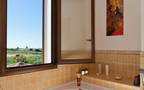 Villa Athena: Luminaire Plomberie, Mur, Design Intérieur, Robinet, Salle De Bains, Plomberie, Domicile, Miroir, Évier, Sol