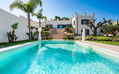 Villa la Pigna: Bleu, Piscine, Architecture, Recours, Biens, Jardin, Aménagement Paysager, Hacienda, Manoir, Villa