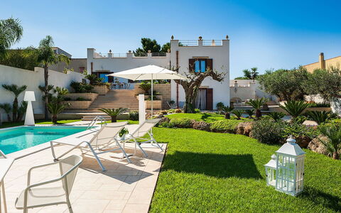 Villa la Pigna: Zone Résidentielle, Recours, Jardin, Domicile, Piscine, Pot De Fleur, Biens, Aménagement Paysager, Eco Hôtel, Hacienda
