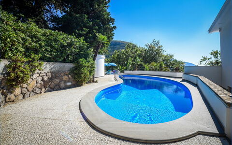 Villa Lamaro: Bleu, Piscine, Composite, Recours, Ombre, Béton, Eco Hôtel, Aménagement Paysager, Caractéristique De L'Eau, Conception