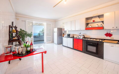 Villa Lamaro: Sol, Sol, Design Intérieur, Plafond, Appartement, Meubles, Pièce, Cuisine, Domicile, Parquet