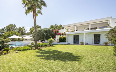 Can Las Palmas: Arbre, Zone Résidentielle, Arbuste, Domicile, Biens, Lot Terre, Ombre, Jardin, Manoir