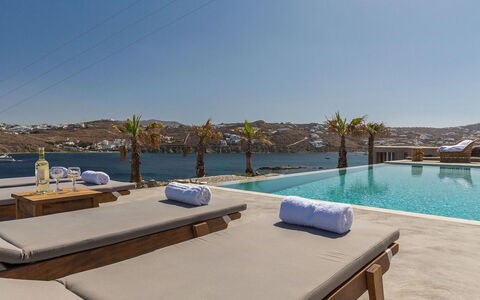 Carmen 1: Bleu, Piscine, Recours, Eco Hôtel, Ville Resort, Côte, Villa, Mobilier De Jardin, Balancelle, Biens