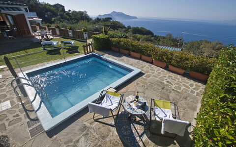 Casa 2 Ulivi: Piscine, Loisir, Recours, Caractéristique De L'Eau, Mobilier De Jardin, Eco Hôtel, Tuile, Aménagement Paysager, Pot De Fleur, Plante D'Appartement