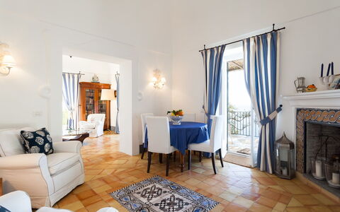 Casa Bellevue: Meubles, Design Intérieur, Sol, Chaise, Sol, Table, Plafond, Pièce, Éclairage, Salon