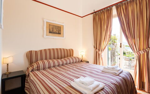 Casa Bellevue: Meubles, Chambre, Appartement, Literie, Lit, Drap De Lit, Linge, Cadre De Lit, Couvre-Fenêtres, Traitement De Fenetre