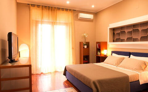 Casa Chicco: Meubles, Lit, Design Intérieur, Chambre, Literie, Drap De Lit, Bois, Pièce, Sol, Textile