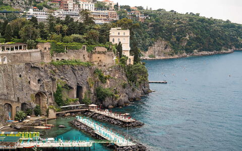 Casa Chicco: Plan D'Eau, Été, Côte, Cotiers Et Relief Océaniques, Cours D'Eau, Mer, Falaise, Attraction Touristique, Promontoire, Canal