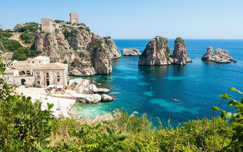 Casa Delfino: L'Eau, Plan D'Eau, Côte, Cotiers Et Relief Océaniques, Mer, Paysage Naturel, Roche, Promontoire, Promontoire, Terrain