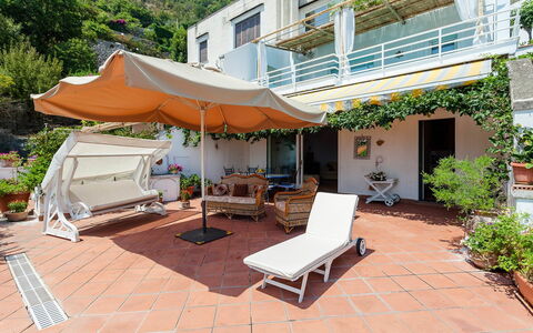 Casa Dorothea 2: Pot De Fleur, Balcon, Plante D'Appartement, Mobilier De Jardin, Recours, Chaise, Ombre, Eco Hôtel, Store, Parapluie