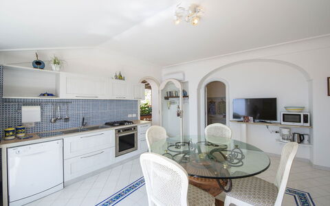 Casa Gioia: Design Intérieur, Sol, Meubles, Cuisine, Sol, Comptoir, Plafond, Pièce, Appareil De Cuisine, Cabinetry