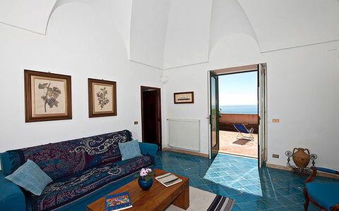 Positano View: Sol, Sol, Design Intérieur, Pièce, Tache De Bois, Dur, Océan, Vernis, Parquet, Salon