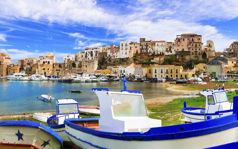 Casa Riccio: Bateau, Navire, Côte, Mer, Cotiers Et Relief Océaniques, Bateaux Et Nautique - Materiel Et Fournitures, Canal, Rive, Plage, Ville Resort