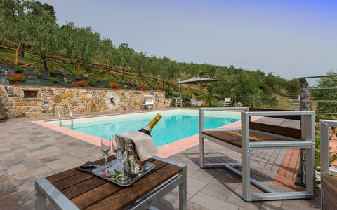 Il Podere: Mobilier De Jardin, Piscine, Recours, Tableau De Plein Air, Chaise, Jardin, Eco Hôtel, Aménagement Paysager, Pot De Fleur, Arrière-Cour