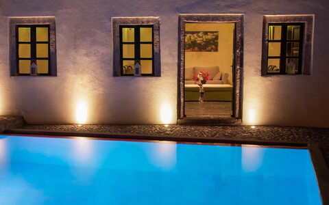 Mansion Sophia: Bleu, Piscine, Design Intérieur, Recours, Éclairage, Meubles, Sol, Plafond, Hôtel, Luminaire