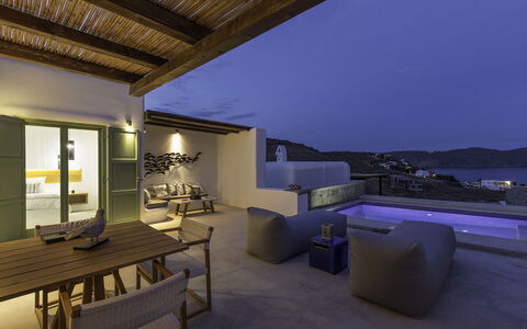 Romantic Getaway: Design Intérieur, Sol, Sol, Domicile, Plafond, Appartement, Meubles, Recours, Chaise, Ombre