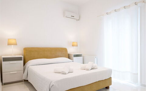 Rose Studio 2: Lit, Meubles, Design Intérieur, Chambre, Bois, Sol, Drap De Lit, Literie, Sol, Plafond
