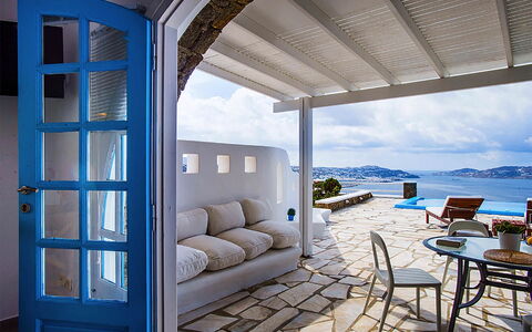 Rose Studio 3: Bleu, Meubles, Chaise, Mer, Mobilier De Jardin, Recours, Côte, Ombre, Table Cuisine Et Salle A Manger, Villa