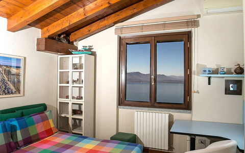 Verbano: Design Intérieur, Chambre, Lit, Meubles, Bois, Sol, Sol, Plafond, Pièce, Drap De Lit