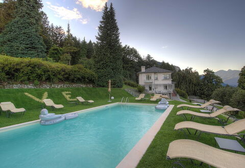 Villa Alina: Piscine, Jardin, Pelouse, Biens, Loisir, Aménagement Paysager, Eco Hôtel, Ferme, Cour, Recours