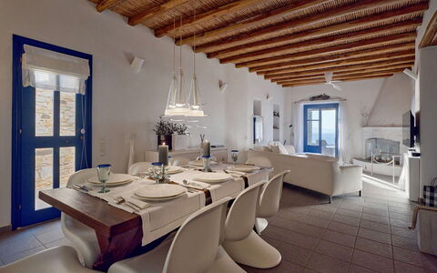 Villa Amaca: Bleu, Meubles, Design Intérieur, Chaise, Plafond, Sol, Table, Salle À Manger, Table Cuisine Et Salle A Manger, Domicile