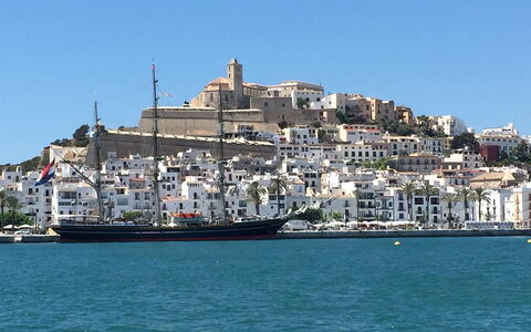 Villa Arenas: Bateau, Mer, Cotiers Et Relief Océaniques, Navire, Attraction Touristique, Port, Côte, Canal, Marina, Port