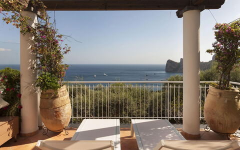 Villa Avion: Meubles, Chaise, Table, Design Intérieur, Sol, Sol, Table Cuisine Et Salle A Manger, Mer, Appartement, Côte