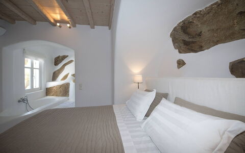 Villa Azur: Mur, Chambre, Plafond, Literie, Lit, Drap De Lit, Oreiller, Hôtel, Linge, Suite