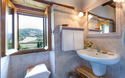 Villa Beatrice: Mur, Chalet, Plante D'Appartement, Pot De Fleur, Ferme, Villa, Luminaire, Eco Hôtel, Balcon