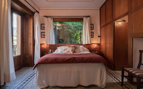 Villa Camilla: Meubles, Lit, Design Intérieur, Chambre, Bois, Drap De Lit, Literie, Sol, Sol, Pièce