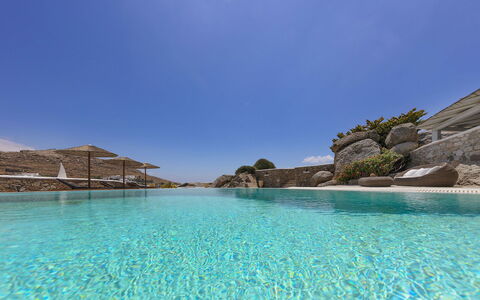 Villa Cassandra: Bleu, L'Eau, Piscine, Recours, Cotiers Et Relief Océaniques, Côte, Mer, Tropiques, Rive, Promontoire